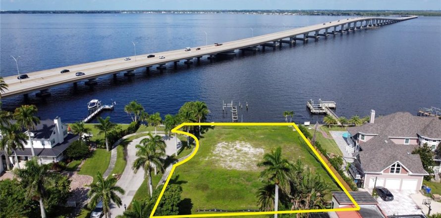 Land in Fort Myers, Florida № 1914015
