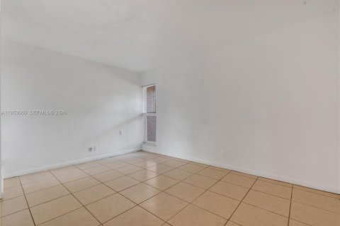 Купить виллу или дом в Тамарак, Флорида 3 спальни, 202.34м2, № 2007841 - фото 11