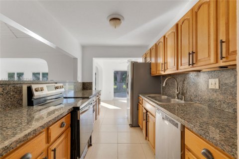 Купить виллу или дом в Тамарак, Флорида 3 спальни, 202.34м2, № 2007841 - фото 6