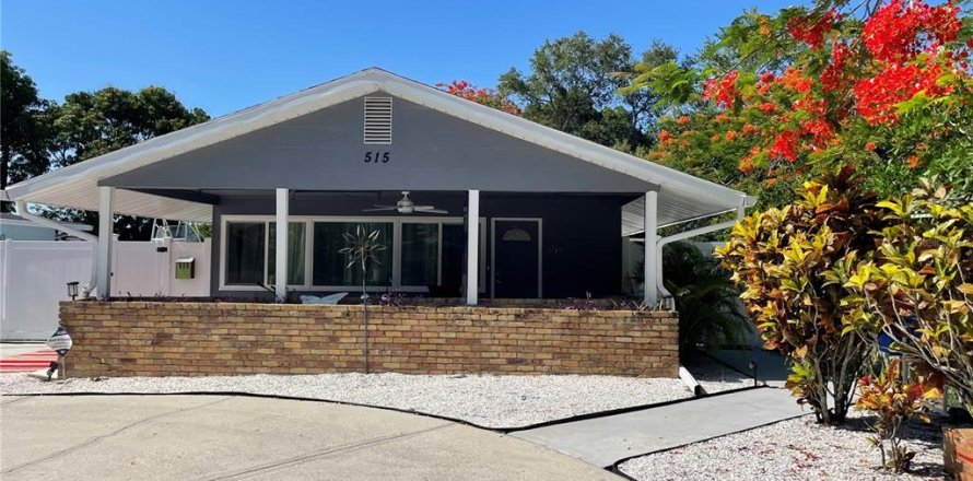 House in Bradenton, Florida 2 bedrooms, 102.56 sq.m. № 2195470