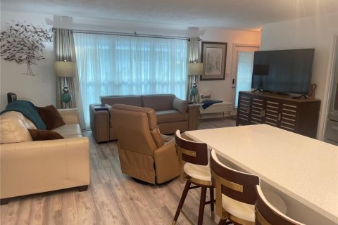 House in Bradenton, Florida 2 bedrooms, 102.56 sq.m. № 2195470 - photo 11
