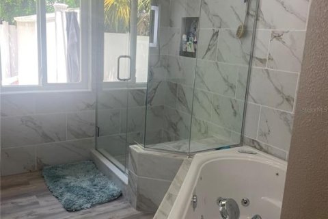 House in Bradenton, Florida 2 bedrooms, 102.56 sq.m. № 2195470 - photo 12