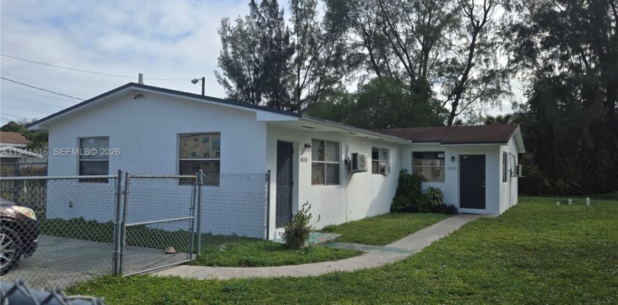 Propiedad comercial en Miami, Florida 169.45 m2 № 1998628