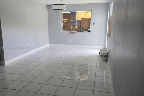 Propiedad comercial en venta en Miami, Florida, 169.45 m2 № 1998628 - foto 18