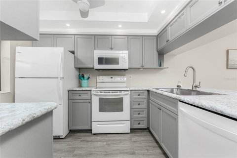 Купить кондоминиум в Энглвуд, Флорида 8 комнат, 99.41м2, № 2103668 - фото 20
