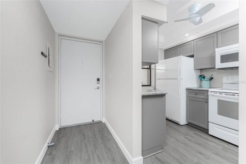 Купить кондоминиум в Энглвуд, Флорида 8 комнат, 99.41м2, № 2103668 - фото 8