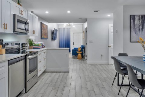 Propiedad comercial en venta en Miami, Florida, 538.83 m2 № 2029295 - foto 4