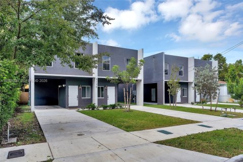 Propiedad comercial en venta en Miami, Florida, 538.83 m2 № 2029295 - foto 8