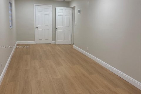 Villa ou maison à louer à Dania Beach, Floride: 3 chambres, 132.57 m2 № 2363431 - photo 15
