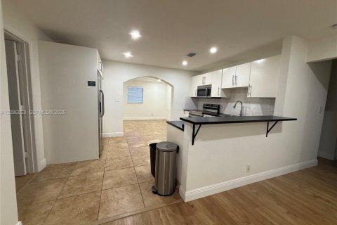 Villa ou maison à louer à Dania Beach, Floride: 3 chambres, 132.57 m2 № 2363431 - photo 7