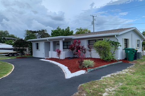 Villa ou maison à Dania Beach, Floride 3 chambres, 132.57 m2 № 2363431