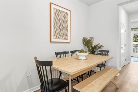 Adosado en venta en Sarasota, Florida, 3 dormitorios, 155.43 m2 № 2207620 - foto 5