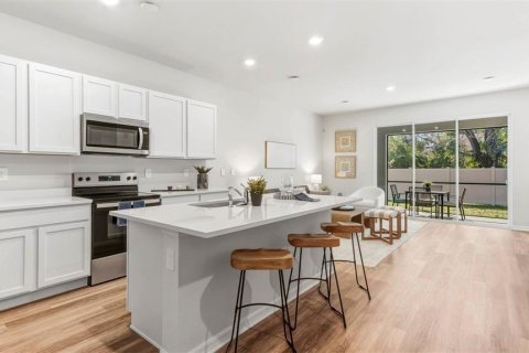 Adosado en venta en Sarasota, Florida, 3 dormitorios, 155.43 m2 № 2207620 - foto 7