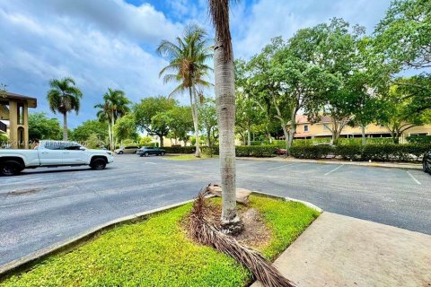 Copropriété à louer à Sunrise, Floride: 2 chambres, 82.31 m2 № 2076199 - photo 12