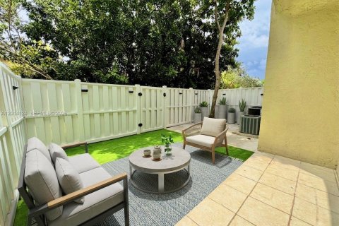 Copropriété à louer à Sunrise, Floride: 2 chambres, 82.31 m2 № 2076199 - photo 2