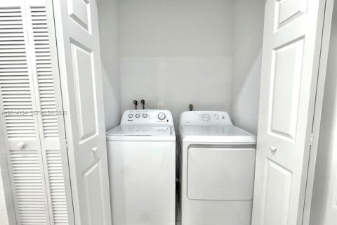 Copropriété à louer à Sunrise, Floride: 2 chambres, 82.31 m2 № 2076199 - photo 15