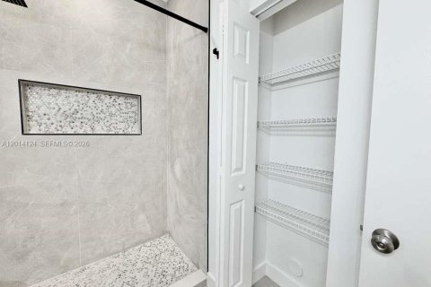 Copropriété à louer à Sunrise, Floride: 2 chambres, 82.31 m2 № 2076199 - photo 9