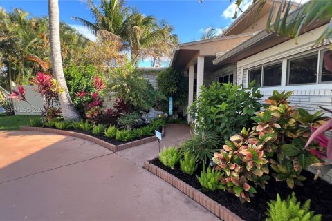 Casa en venta en Palm Beach Shores, Florida, 3 dormitorios, 136.94 m2 № 2066649 - foto 2