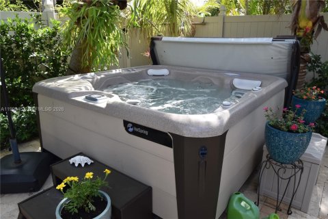 Casa en venta en Palm Beach Shores, Florida, 3 dormitorios, 136.94 m2 № 2066649 - foto 29