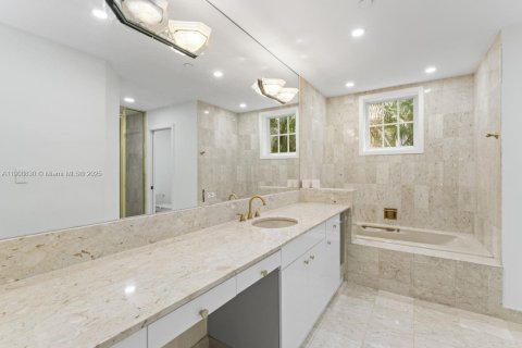 Copropriété à louer à Miami Beach, Floride: 2 chambres, 132.76 m2 № 2077329 - photo 22