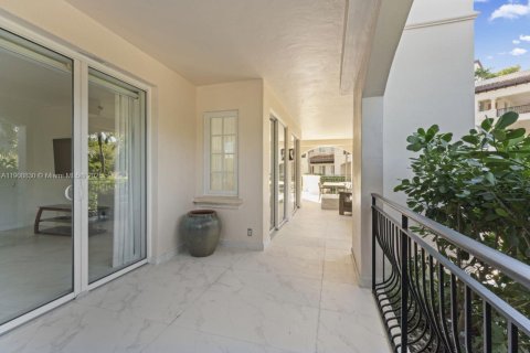 Copropriété à louer à Miami Beach, Floride: 2 chambres, 132.76 m2 № 2077329 - photo 30