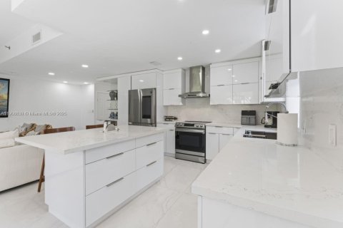 Copropriété à louer à Miami Beach, Floride: 2 chambres, 132.76 m2 № 2077329 - photo 12