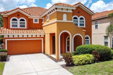 House in Davenport, Florida 6 bedrooms, 332.5 sq.m. № 1721111 - photo 1