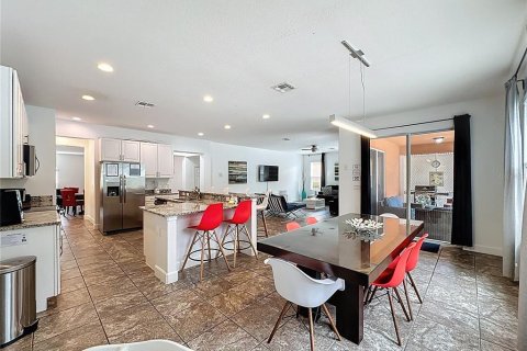 House in Davenport, Florida 6 bedrooms, 332.5 sq.m. № 1721111 - photo 20