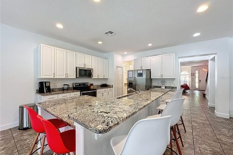 House in Davenport, Florida 6 bedrooms, 332.5 sq.m. № 1721111 - photo 22