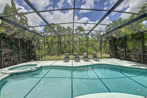 House in Davenport, Florida 6 bedrooms, 332.5 sq.m. № 1721111 - photo 5
