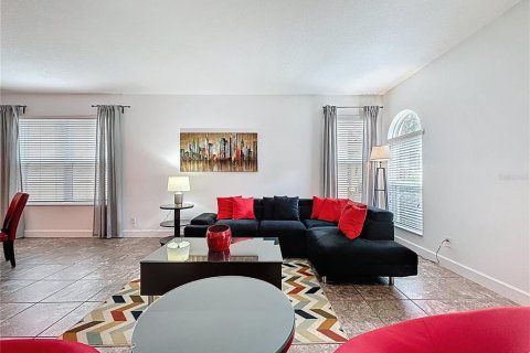 House in Davenport, Florida 6 bedrooms, 332.5 sq.m. № 1721111 - photo 30