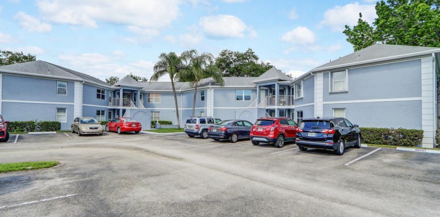 Condo in Stuart, Florida, 2 bedrooms  № 1065608
