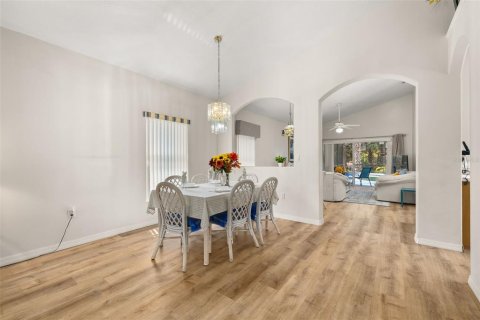 Villa ou maison à vendre à Kissimmee, Floride: 4 chambres, 177.91 m2 № 1684525 - photo 21