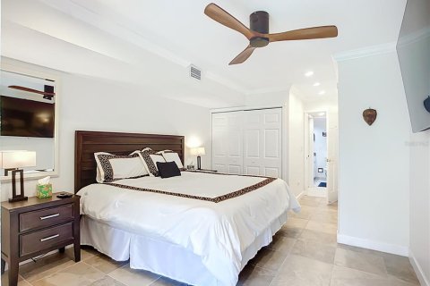 Condo in Sarasota, Florida, 2 bedrooms  № 1786439 - photo 24