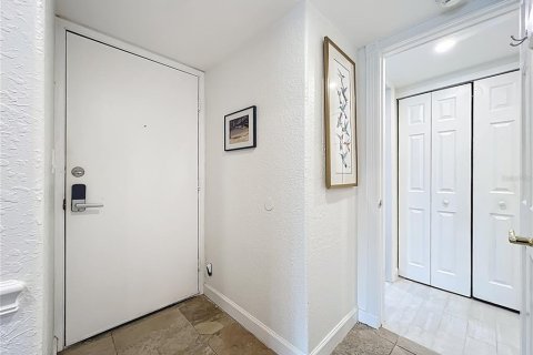 Condo in Sarasota, Florida, 2 bedrooms  № 1786439 - photo 4