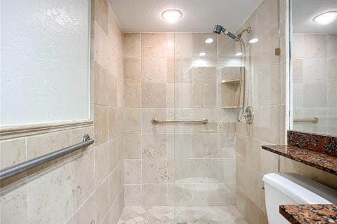 Condo in Sarasota, Florida, 2 bedrooms  № 1786439 - photo 22