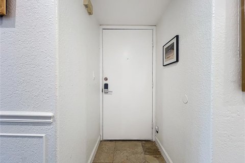 Condo in Sarasota, Florida, 2 bedrooms  № 1786439 - photo 3