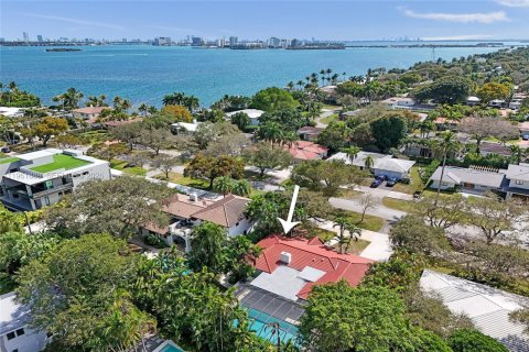 Villa ou maison à vendre à Miami Shores, Floride: 3 chambres, 210.05 m2 № 2080870 - photo 4