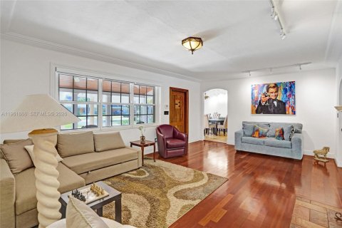 Villa ou maison à vendre à Miami Shores, Floride: 3 chambres, 210.05 m2 № 2080870 - photo 20
