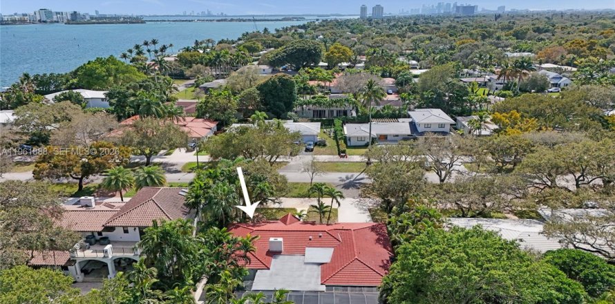 Villa ou maison à Miami Shores, Floride 3 chambres, 210.05 m2 № 2080870