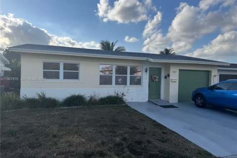 Дом в Маргит, Флорида 2 спальни, 110.65м2 № 2029179