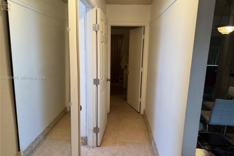 Купить виллу или дом в Маргит, Флорида 2 спальни, 110.65м2, № 2029179 - фото 11