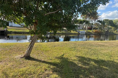 Купить виллу или дом в Маргит, Флорида 2 спальни, 110.65м2, № 2029179 - фото 8