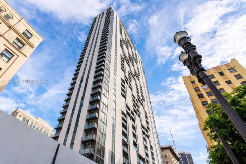 Condo in Miami, Florida, 2 bedrooms № 2058405 - photo 16