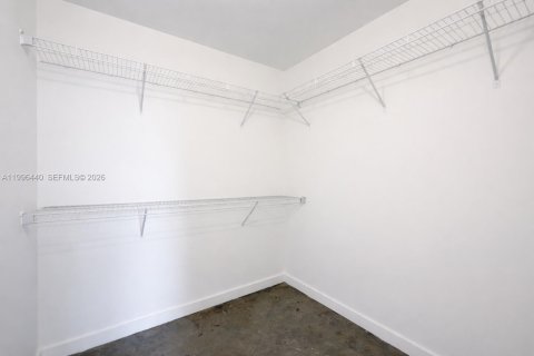 Condo in Miami, Florida, 2 bedrooms № 2058405 - photo 8