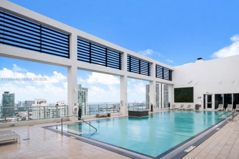 Condo in Miami, Florida, 2 bedrooms № 2058405 - photo 17