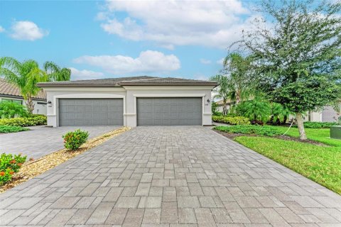Duplex à LORRAINE LAKES à Bradenton, Floride 3 chambres, 131.36 m2 № 2368652
