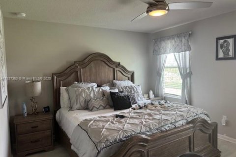 Купить виллу или дом в Уэст-Палм-Бич, Флорида 3 спальни, 139.17м2, № 1973515 - фото 2