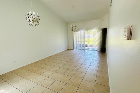 Apartamento en alquiler en Orlando, Florida, 2 dormitorios, 94.02 m2 № 2120230 - foto 3