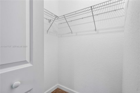 Купить таунхаус в Хомстед, Флорида 3 спальни, 123.37м2, № 2061460 - фото 23